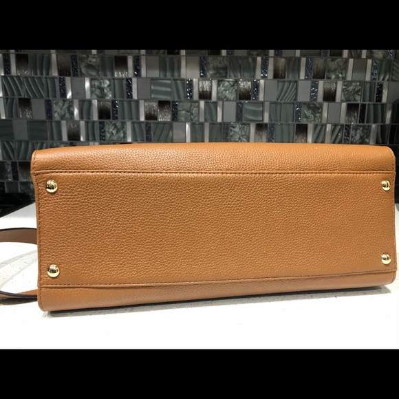 Michael Kors Large Tote - Picture 3 of 5